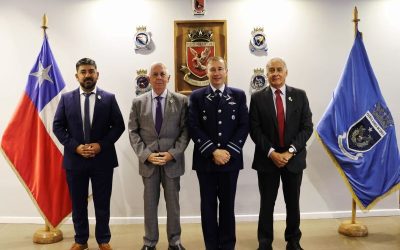 Representantes de Agencia de Aduanas Patricio Sesnich realizaron un saludo protocolar al Comandante en Jefe de la 1ª Brigada Aérea, GBA (A) Guillermo Pino Maggi